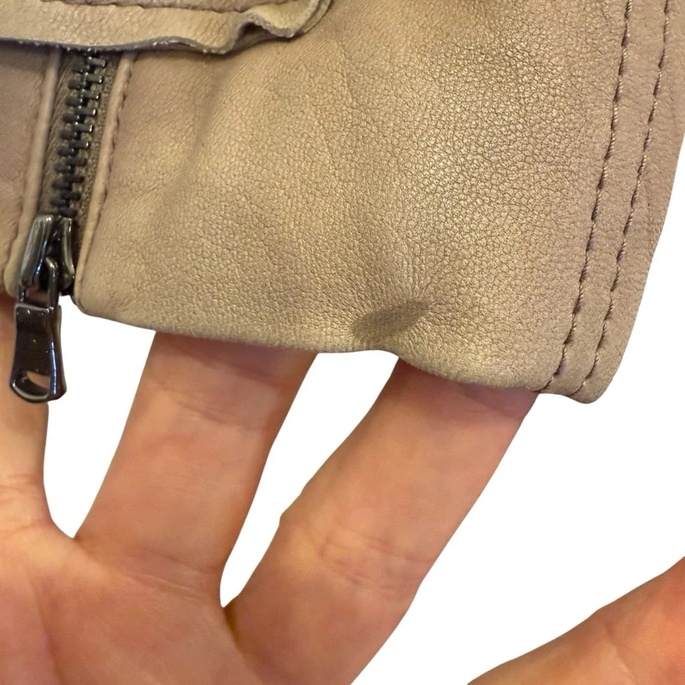 St. John Women's Taupe Lightweight Leather Jacket sz 4 - Picture 8 of 16